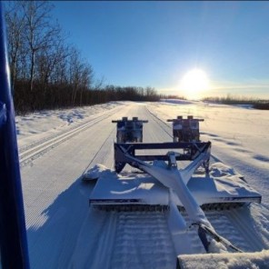XC-ski groomer F-250 equipped with 2 trackmakers