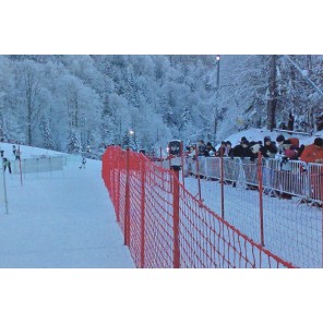 Avsperringsnett B-C, 15x1,3m 5x5cm maskevidde Rød ferdig montert med 9st staur